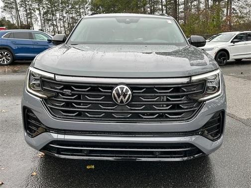 2025 Volkswagen Atlas Cross Sport 2.0T SEL R-Line Black