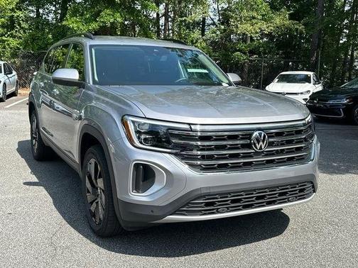 Silver Mist Metallic 2026 Volkswagen Atlas 2.0T SE W/TECHNOLOGY