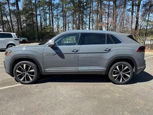 2025 Volkswagen Atlas Cross Sport 2.0T SEL Premium R-Line