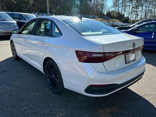 Opal White Pearl 2026 Volkswagen Jetta 1.5T SE