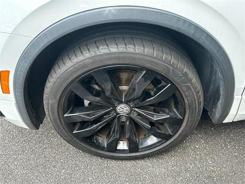2020 Volkswagen Tiguan 2.0T SE R-Line Black