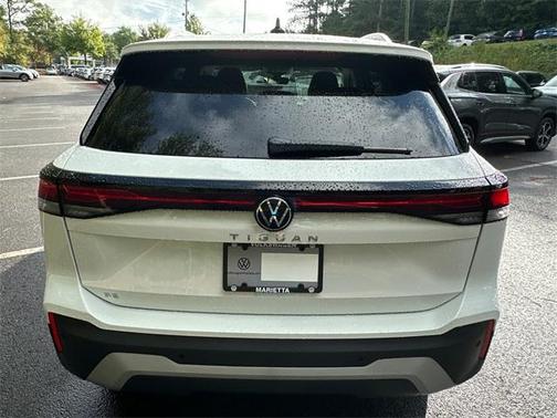 2025 Volkswagen Tiguan 2.0T SE