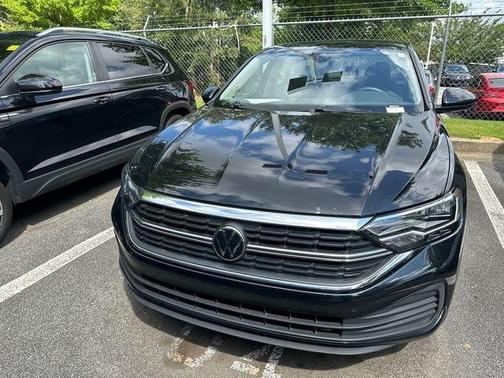 Deep Black Pearl Effect 2023 Volkswagen Jetta 1.5T SE