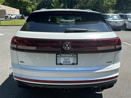 2025 Volkswagen Atlas Cross Sport 2.0T SEL R-Line Black