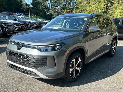 2025 Volkswagen Tiguan 2.0T SE