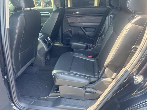 2022 Volkswagen Atlas 2.0T SE w/Technology