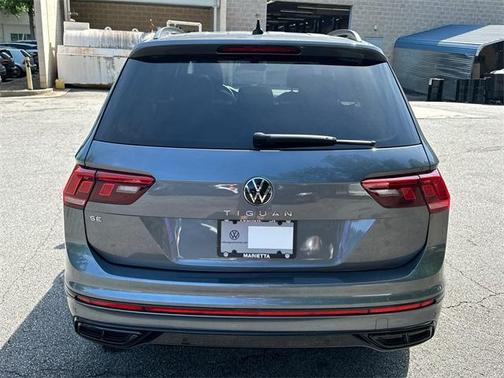 2024 Volkswagen Tiguan 2.0T SE R-Line Black