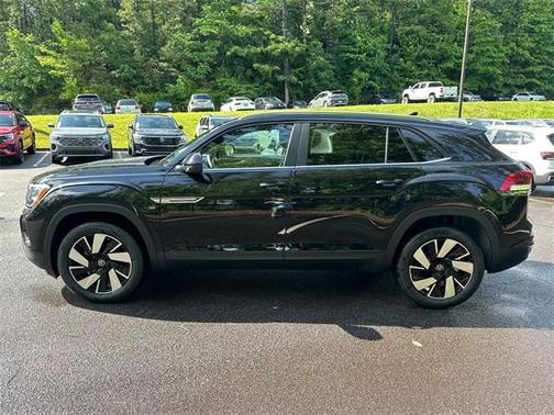 2025 Volkswagen Atlas Cross Sport 2.0T SE w/Technology