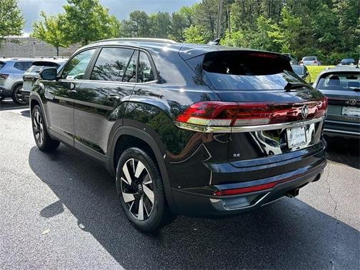 2025 Volkswagen Atlas Cross Sport 2.0T SE w/Technology