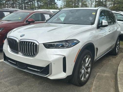 Mineral White Metallic 2025 BMW X5 PHEV xDrive50e