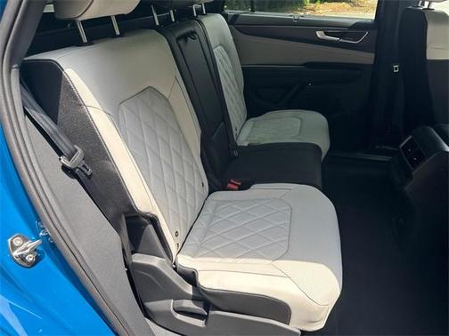 2025 Volkswagen Atlas Cross Sport 2.0T SEL Premium R-Line