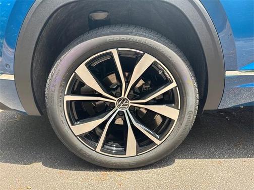 2025 Volkswagen Atlas Cross Sport 2.0T SEL Premium R-Line