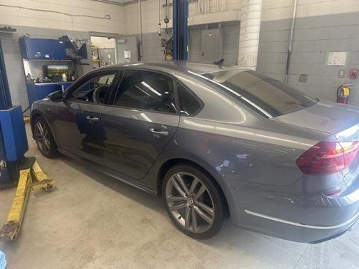 2018 Volkswagen Passat 2.0T R-Line