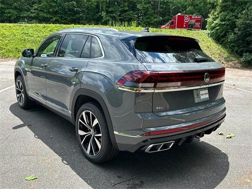 2025 Volkswagen Atlas Cross Sport 2.0T SEL Premium R-Line