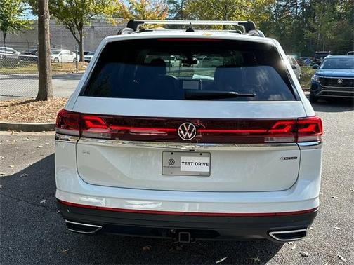 2025 Volkswagen Atlas 2.0T SE