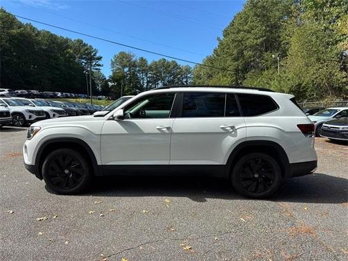 2025 Volkswagen Atlas 2.0T SE w/Technology