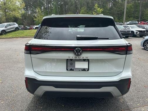 Pure White 2025 Volkswagen Tiguan 2.0T S