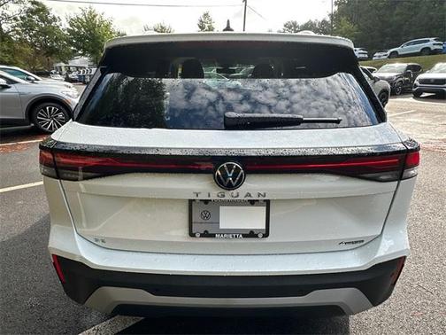 2025 Volkswagen Tiguan 2.0T SE