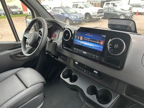 2025 Mercedes-Benz Sprinter 2500 Standard Roof