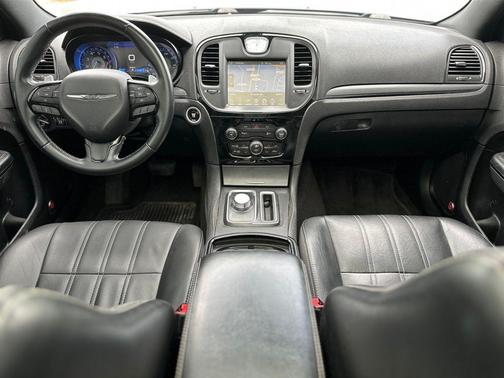 2016 Chrysler 300 S