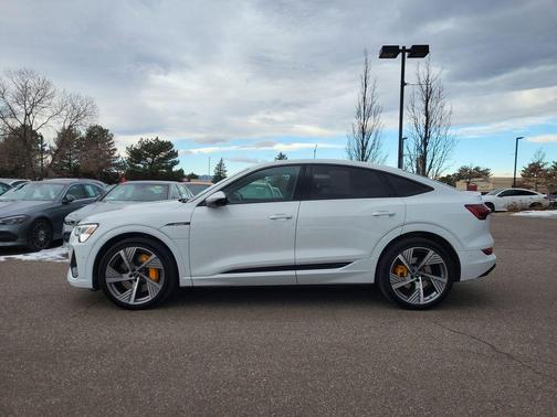 2023 Audi e-tron S line Premium