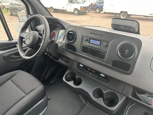 2025 Mercedes-Benz Sprinter 2500 Standard Roof