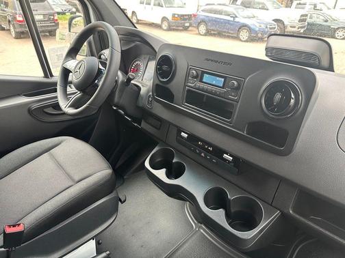 2025 Mercedes-Benz Sprinter 2500 Standard Roof