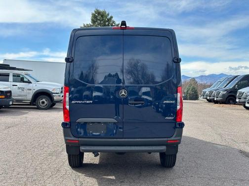 2025 Mercedes-Benz Sprinter 2500 Standard Roof