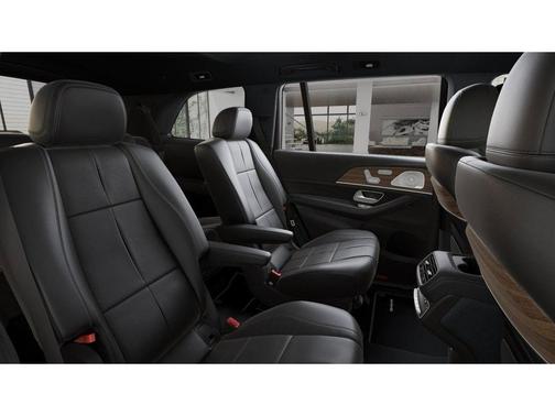 2025 Mercedes-Benz GLS 450 4MATIC