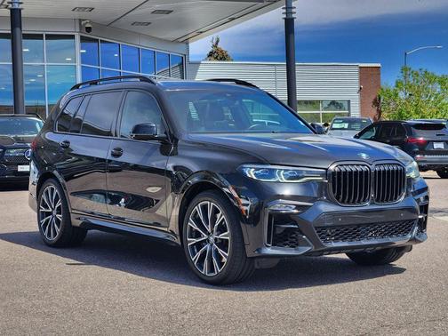 Black Sapphire Metallic 2020 BMW X7 M50i