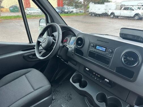 2025 Mercedes-Benz Sprinter 2500 High Roof