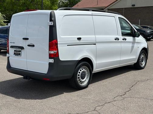 2022 Mercedes-Benz Metris Base