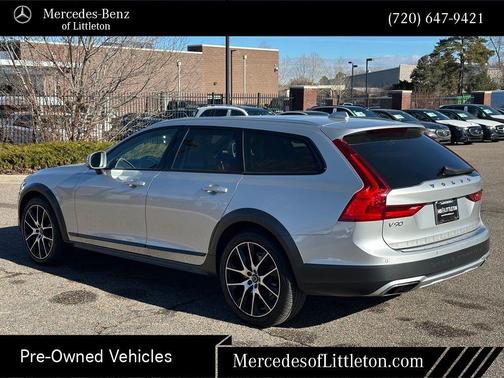 2020 Volvo V90 Cross Country T6