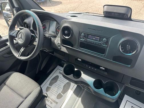 2025 Mercedes-Benz Sprinter 2500 Standard Roof