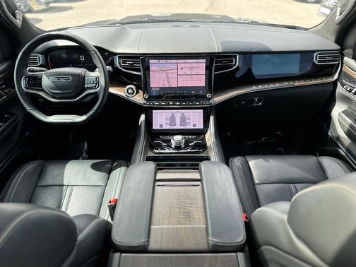 2023 Jeep Grand Wagoneer Series II