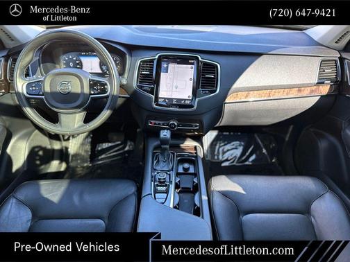 2016 Volvo XC90 T6 Momentum