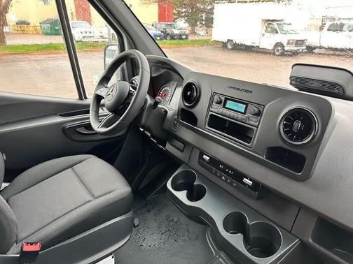 2025 Mercedes-Benz Sprinter 2500 Standard Roof