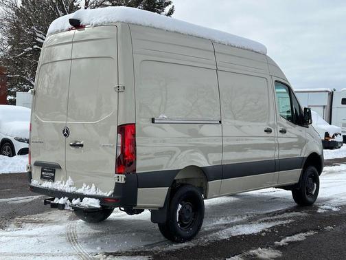 2025 Mercedes-Benz Sprinter 2500 Standard Roof