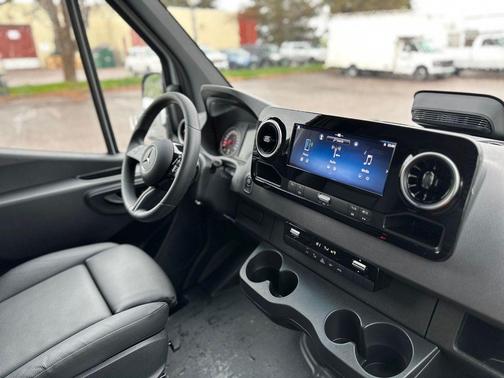 2025 Mercedes-Benz Sprinter 2500 Standard Roof