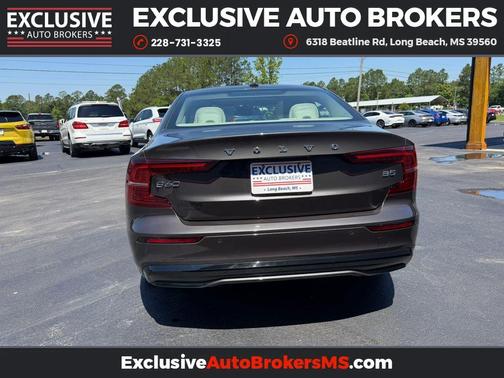 Gray 2024 Volvo S60 B5 Core Dark Theme