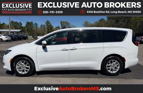 2023 Chrysler Voyager LX