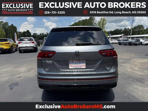 Platinum Gray Metallic 2022 Volkswagen Tiguan 2.0T SE R-Line Black