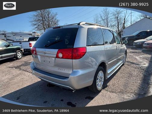 Silver 2008 Toyota Sienna XLE