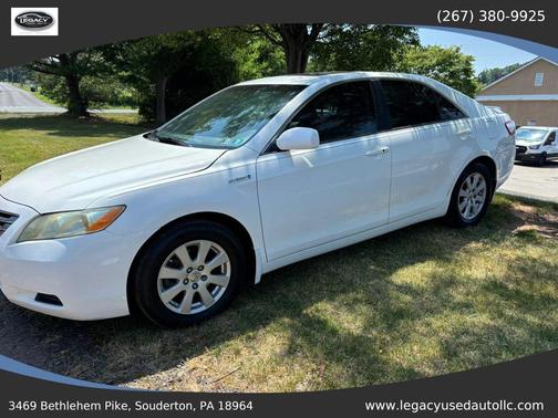 Super White 2009 Toyota Camry Hybrid SE