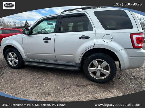 Ingot Silver Metallic 2011 Ford Escape XLT