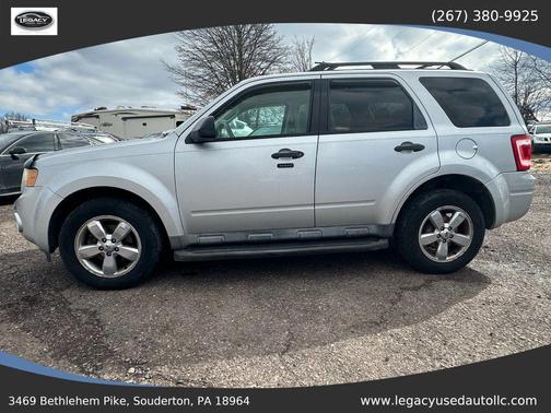 Ingot Silver Metallic 2011 Ford Escape XLT