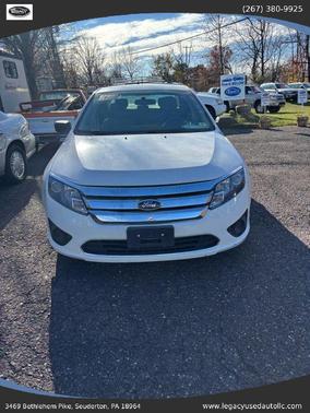White 2011 Ford Fusion SE