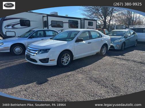 White 2011 Ford Fusion SE