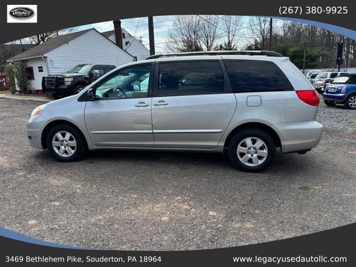 Silver 2008 Toyota Sienna LE