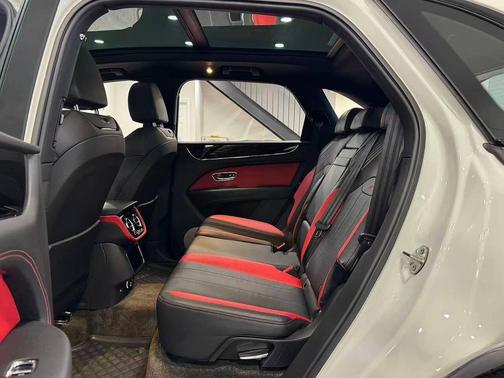 2022 Bentley Bentayga V8